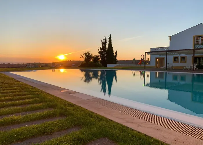 Segredos De Vale Manso 4* אברנטש