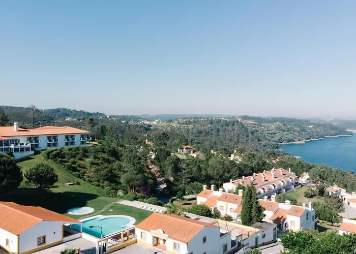 מלון Segredos De Vale Manso 4*