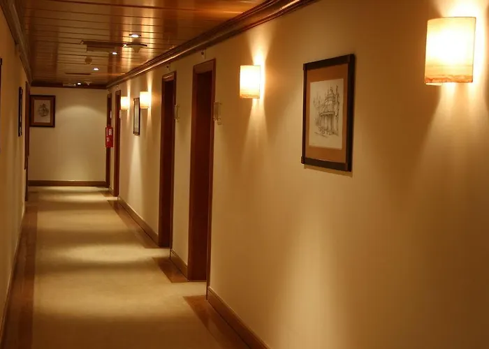 מלון Segredos De Vale Manso 4*