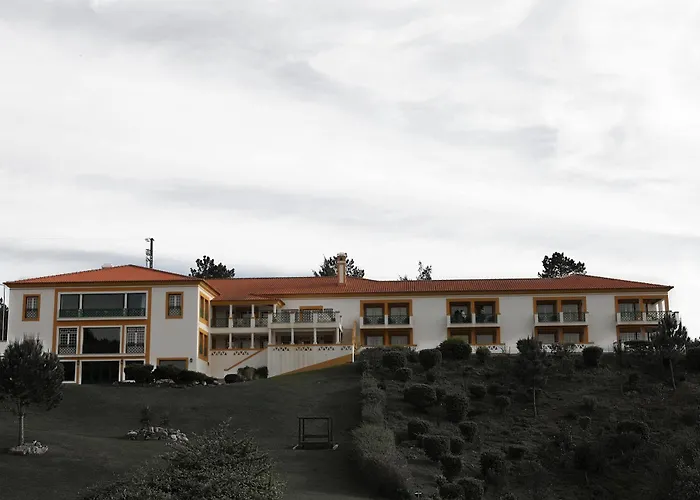 מלון Segredos De Vale Manso 4*