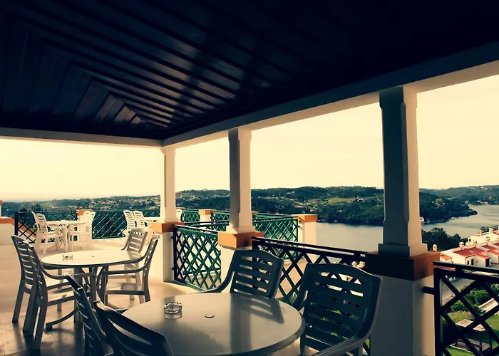 Segredos De Vale Manso 4* אברנטש